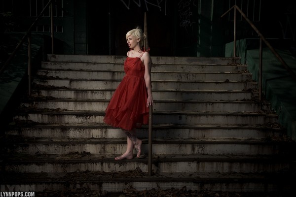 Lynn Pops Red Dress 01