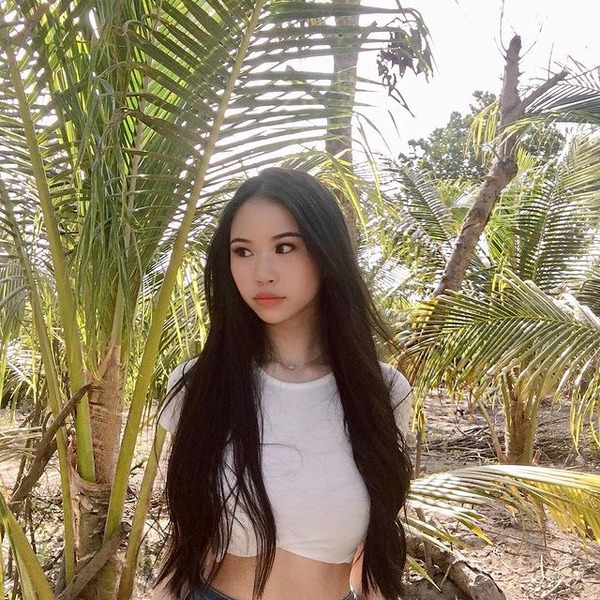 Lily Doan Asian Model 14