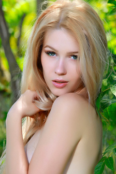 Sexy Blonde Babe Genevieve Gandi Naked In The Nature